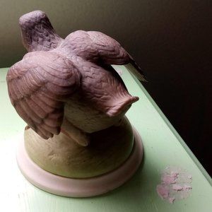 Boehm Bird Baby Robin 5" tail to beak 3 3/4" tall